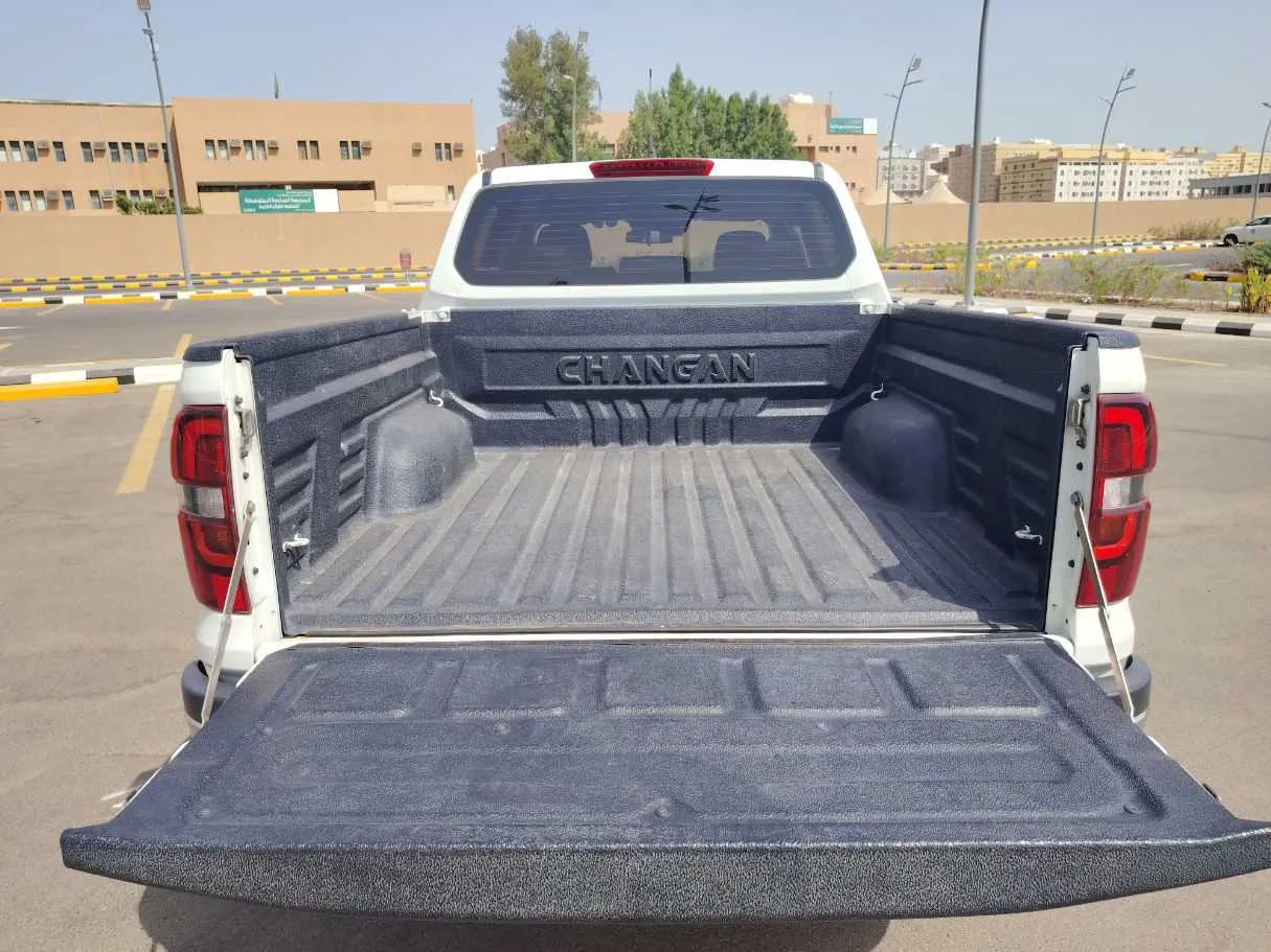 Car image 24