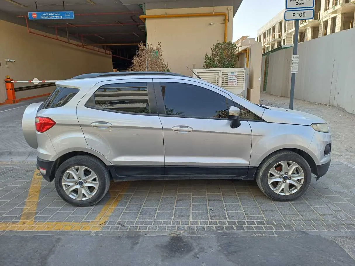 Car image 8