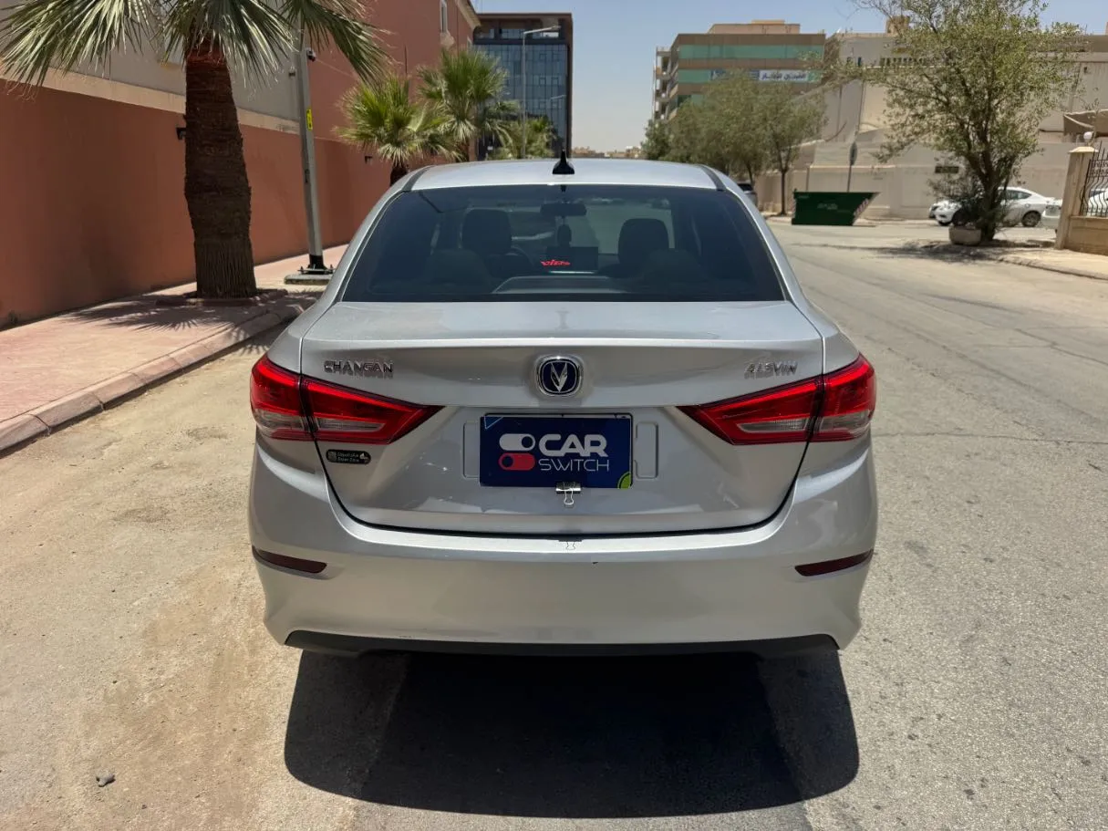 Car image 6