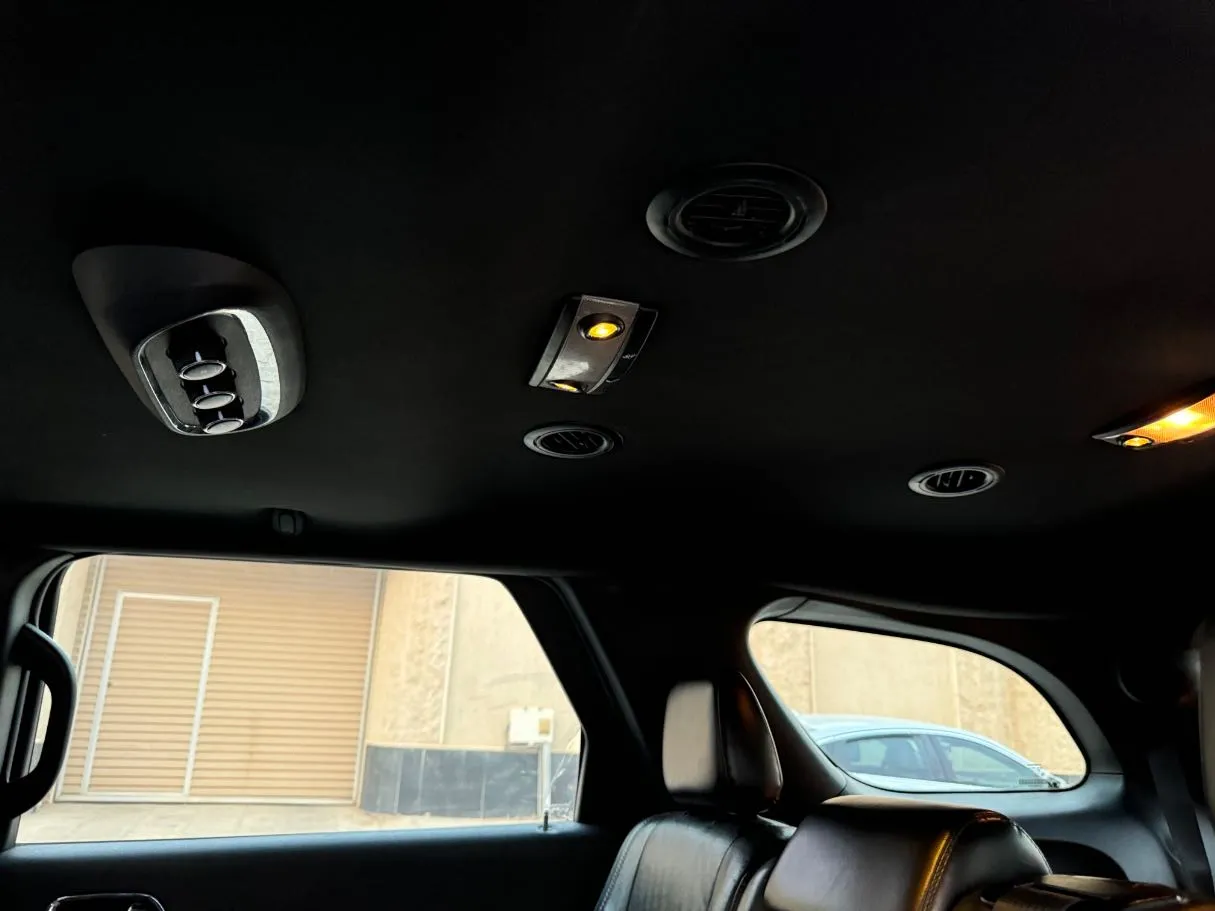 Car image 27