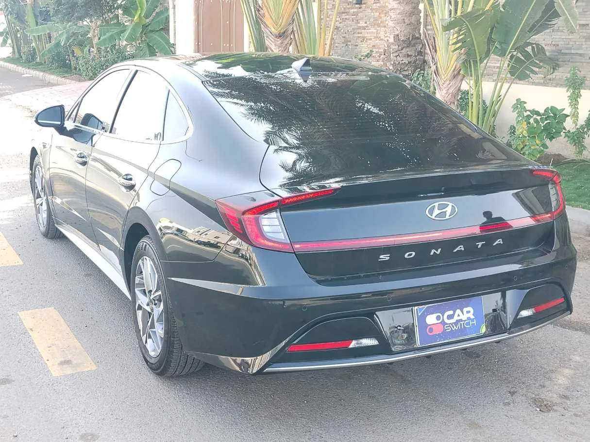 Car image 7