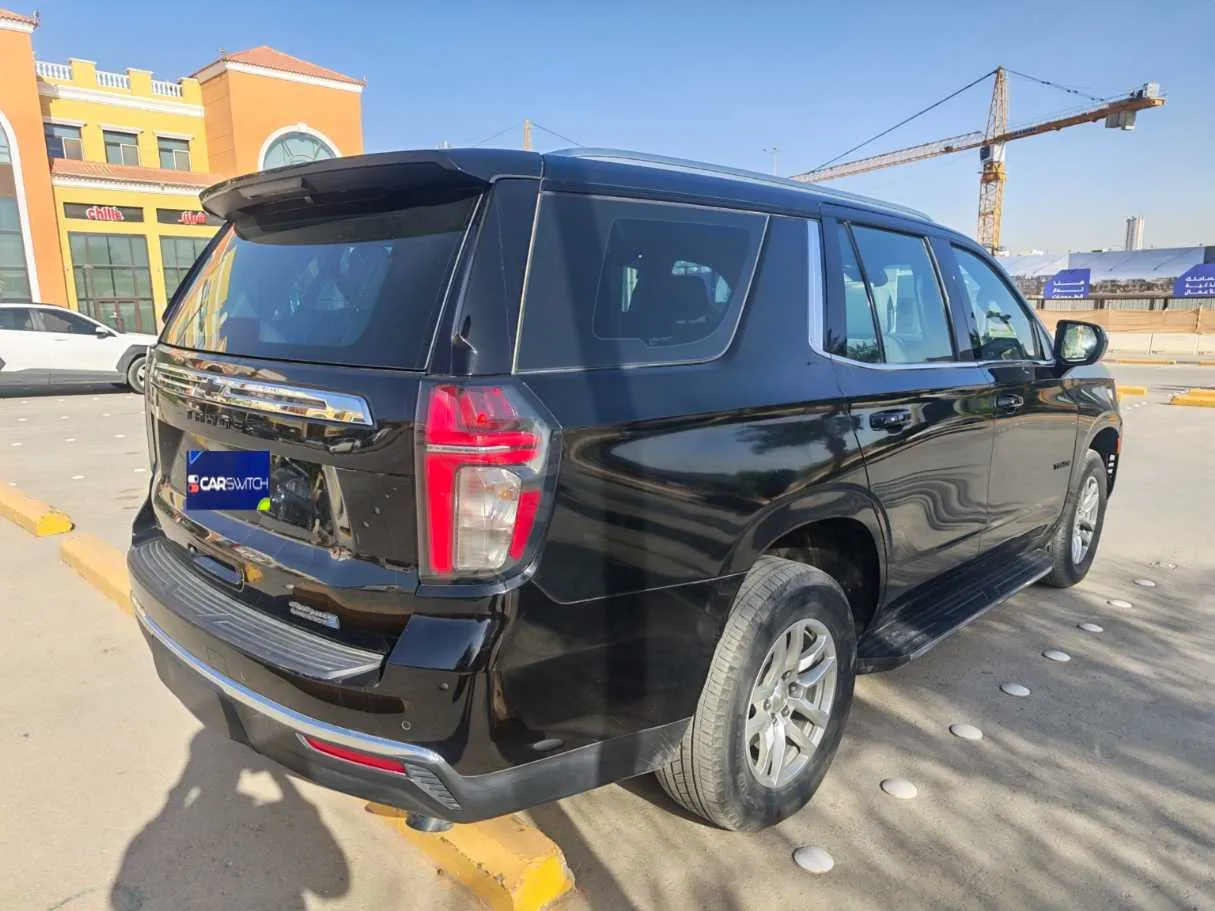 Car image 3