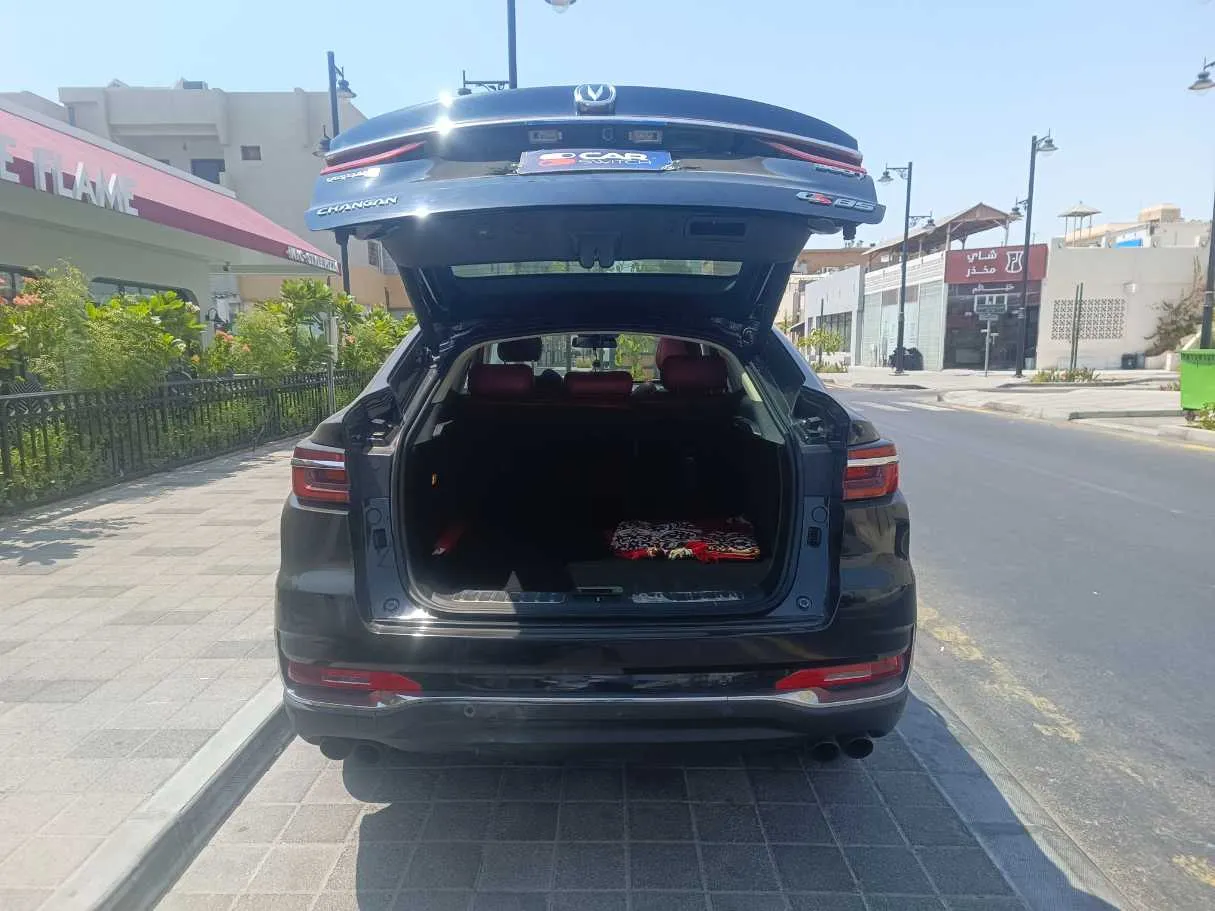 Car image 28