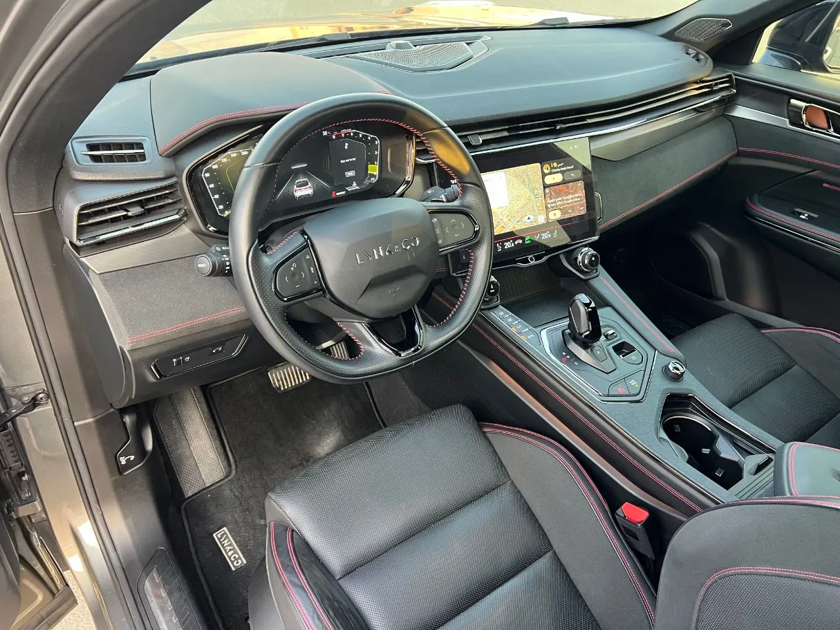 Car image 11
