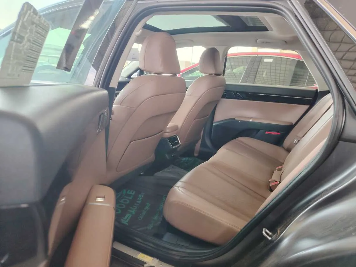 Car image 20