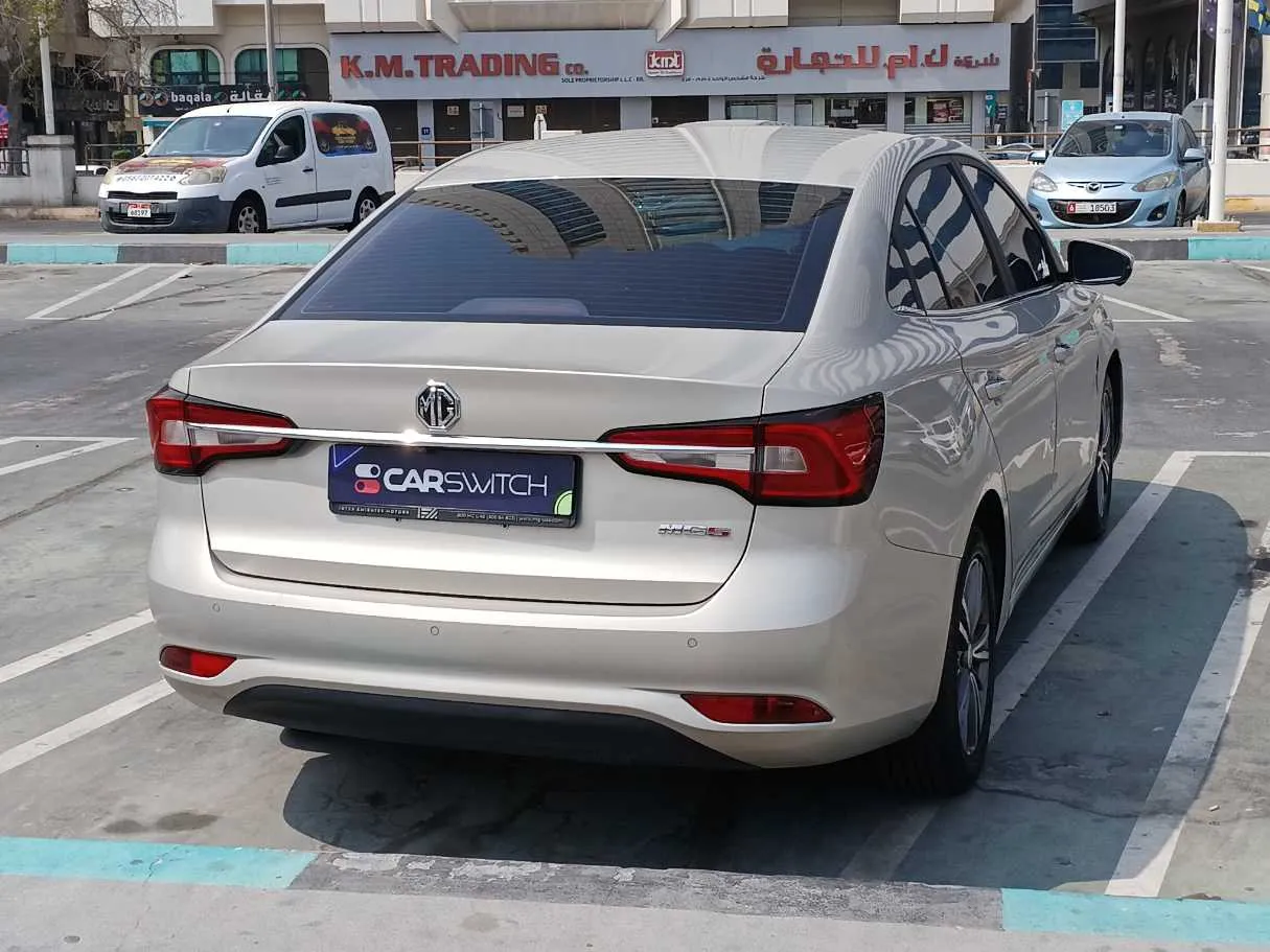 Car image 5
