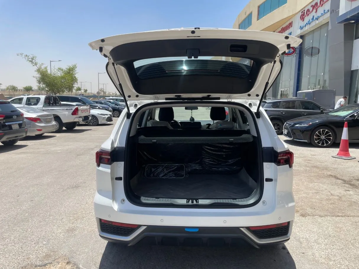 Car image 21