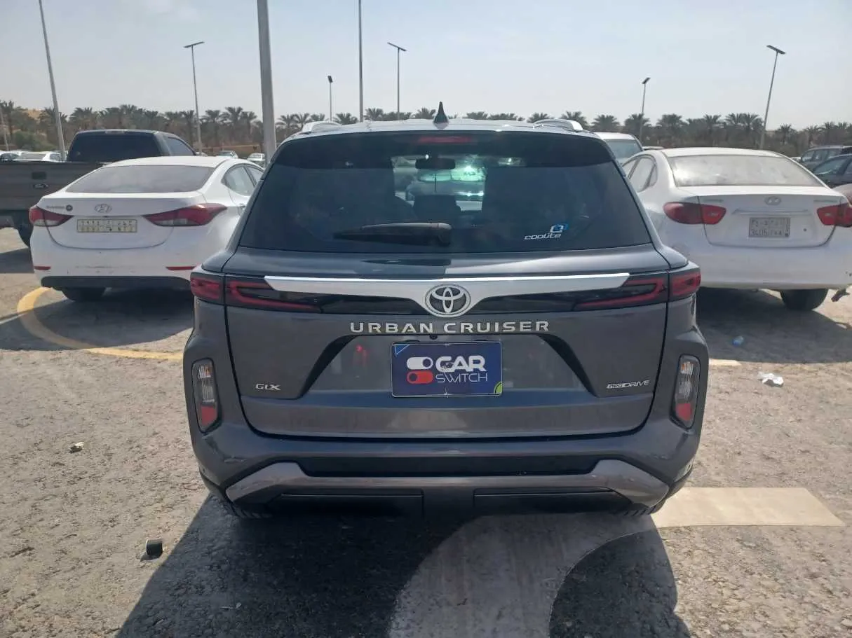 Car image 6