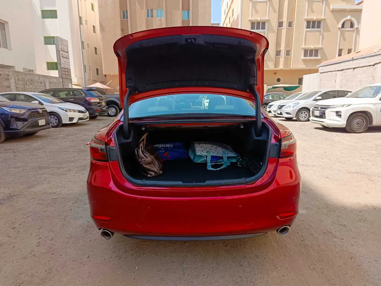 Car image 27
