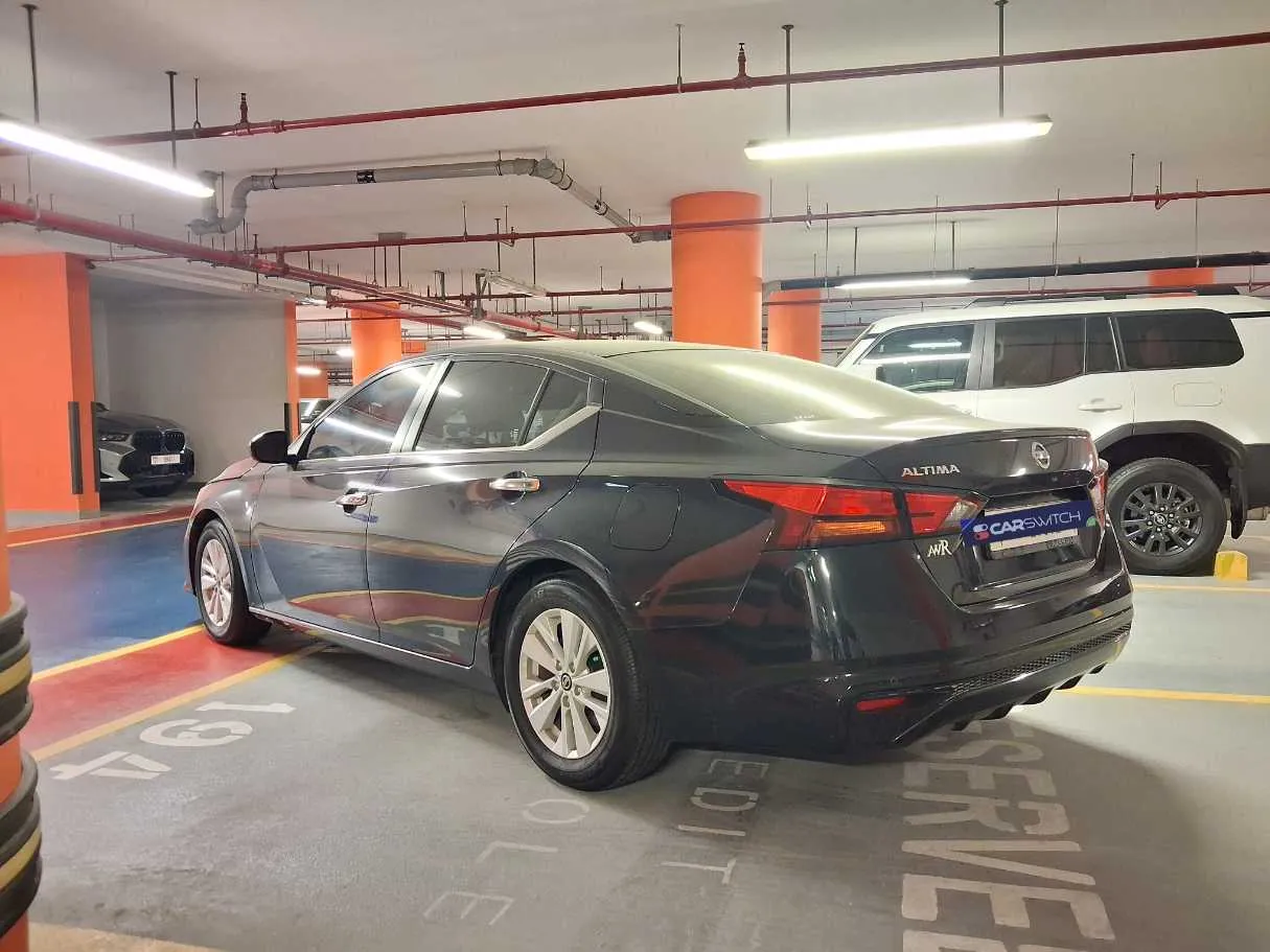 Car image 7