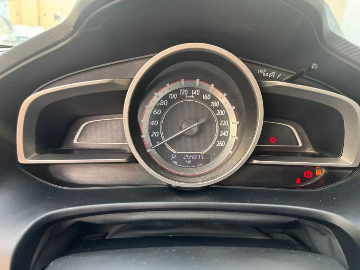 Car image 16