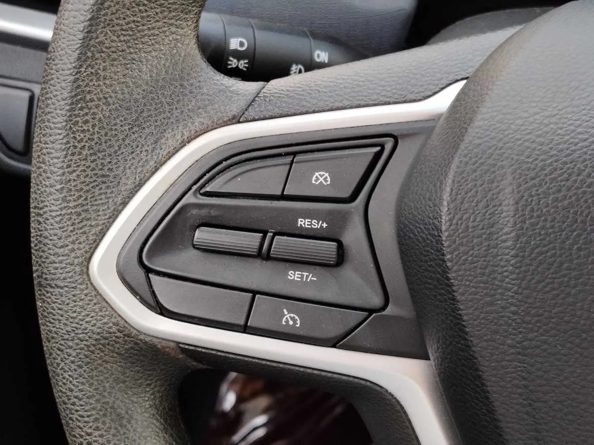 Car image 23
