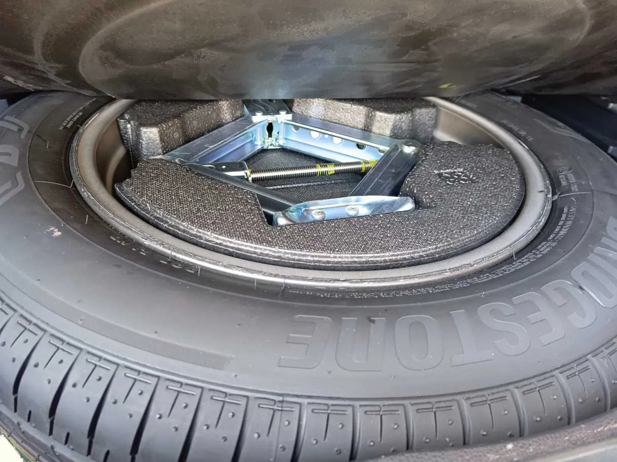 Car image 33