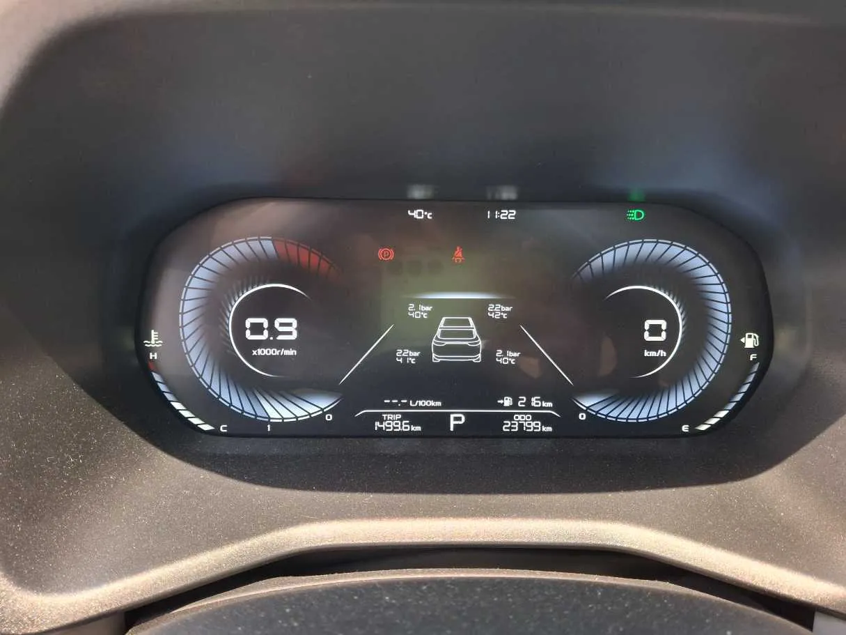 Car image 18