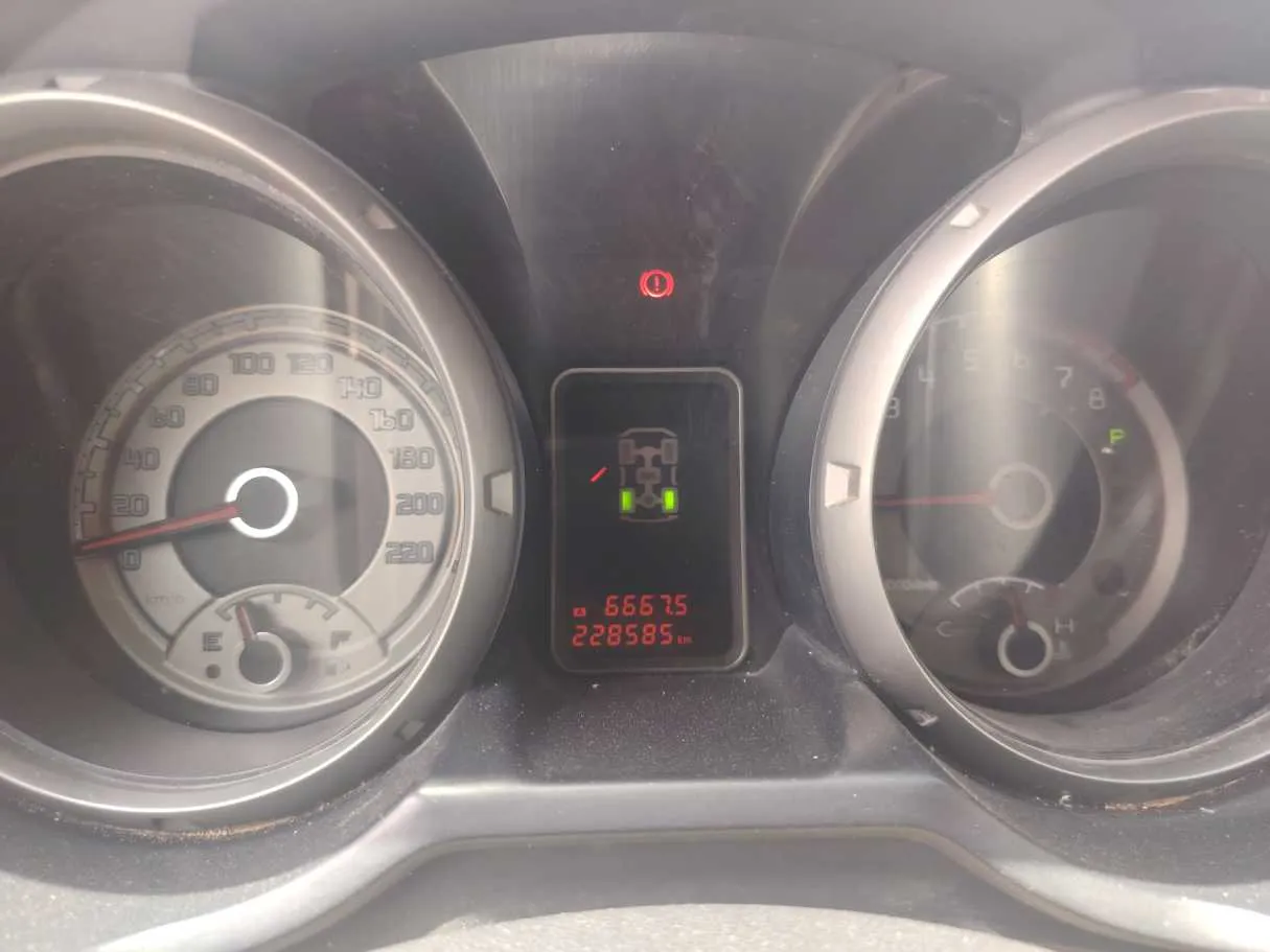 Car image 24