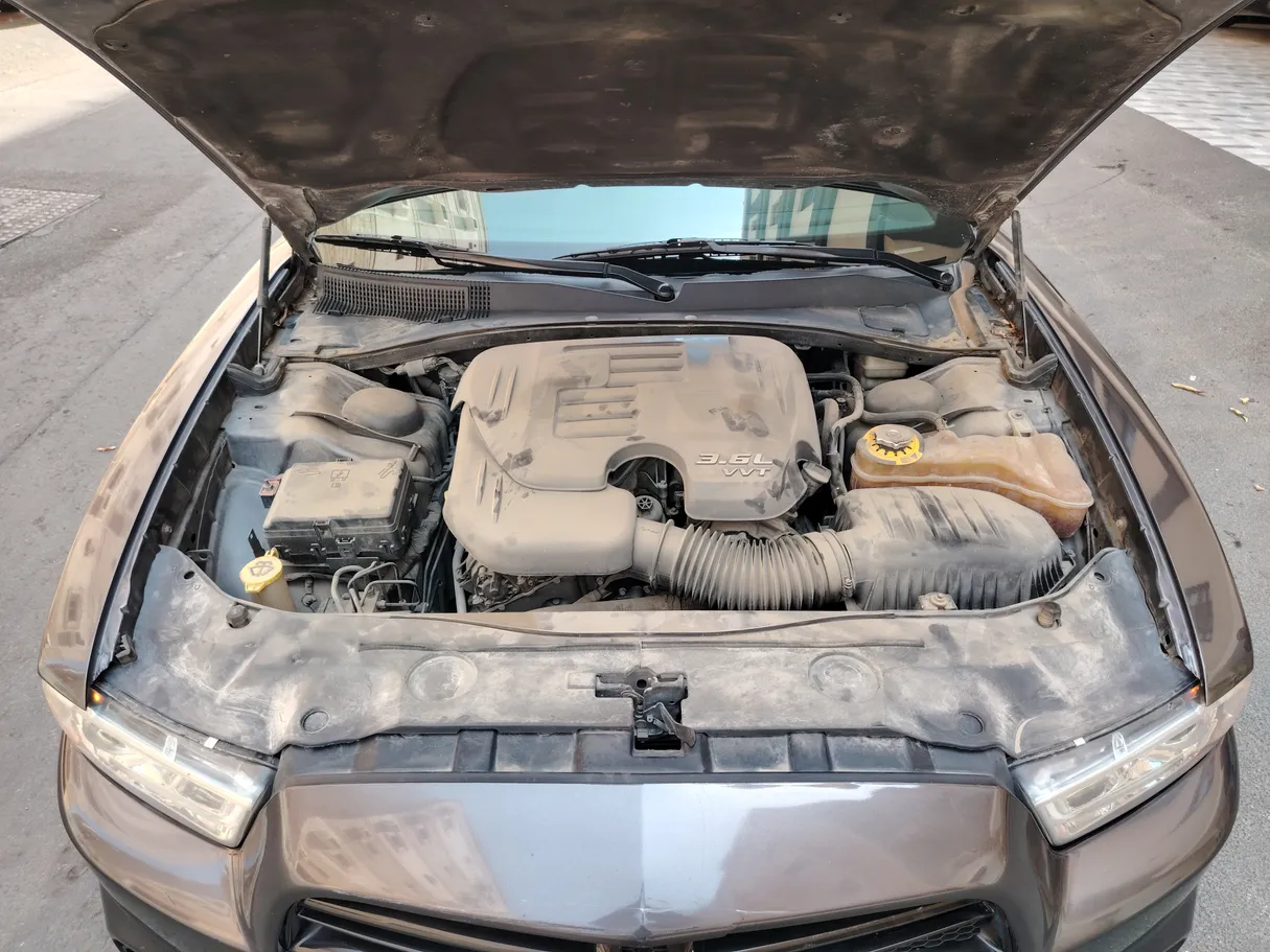 Car image 28