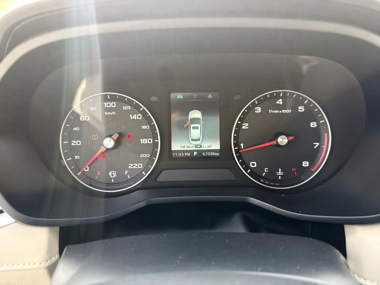 Car image 19