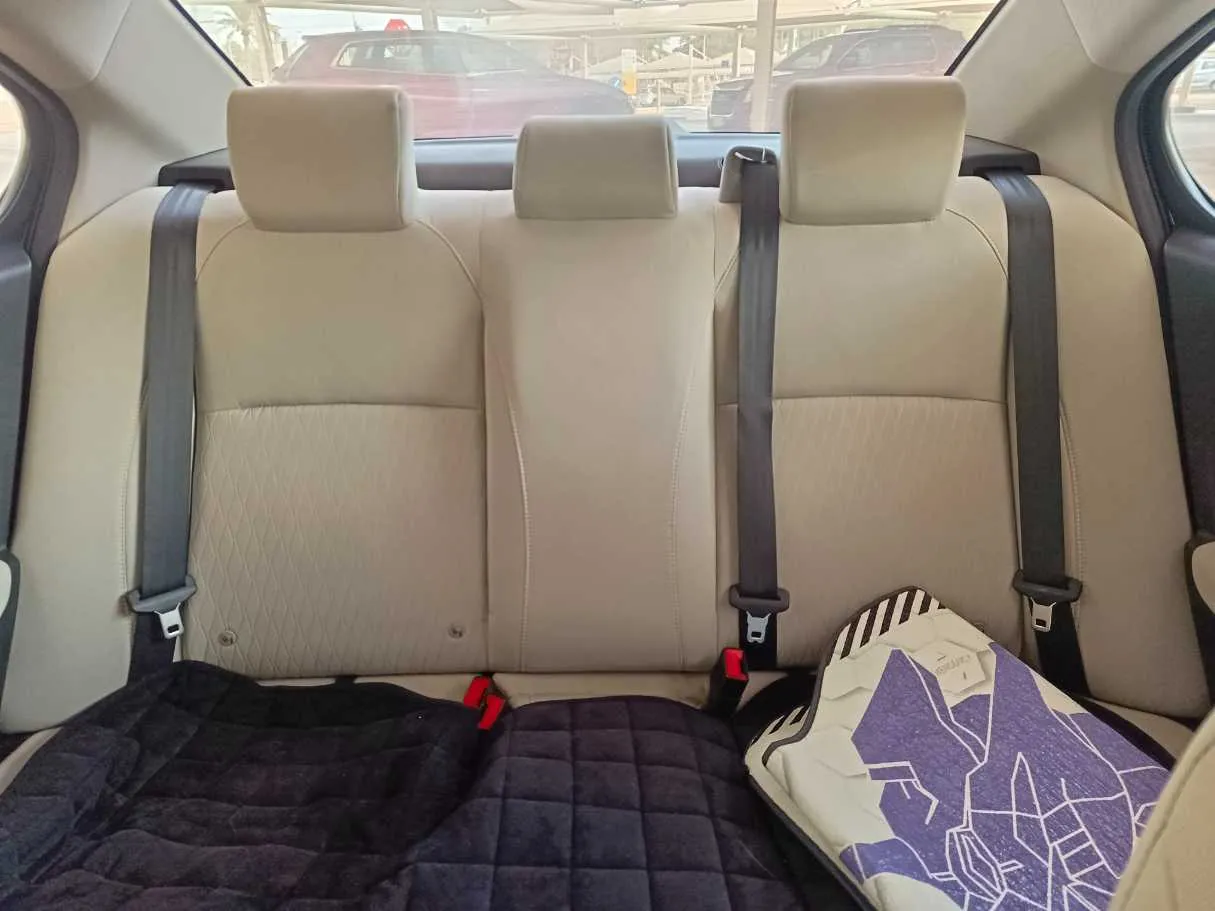 Car image 18