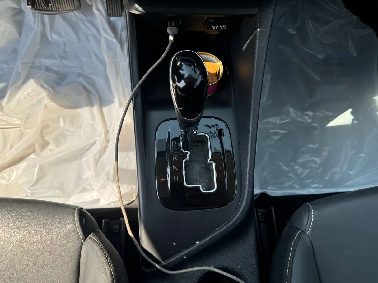 Car image 17