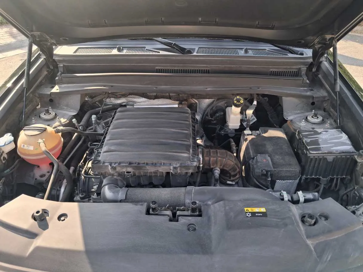 Car image 20