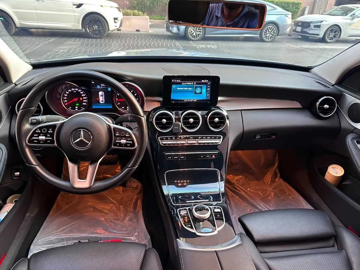 Car image 25