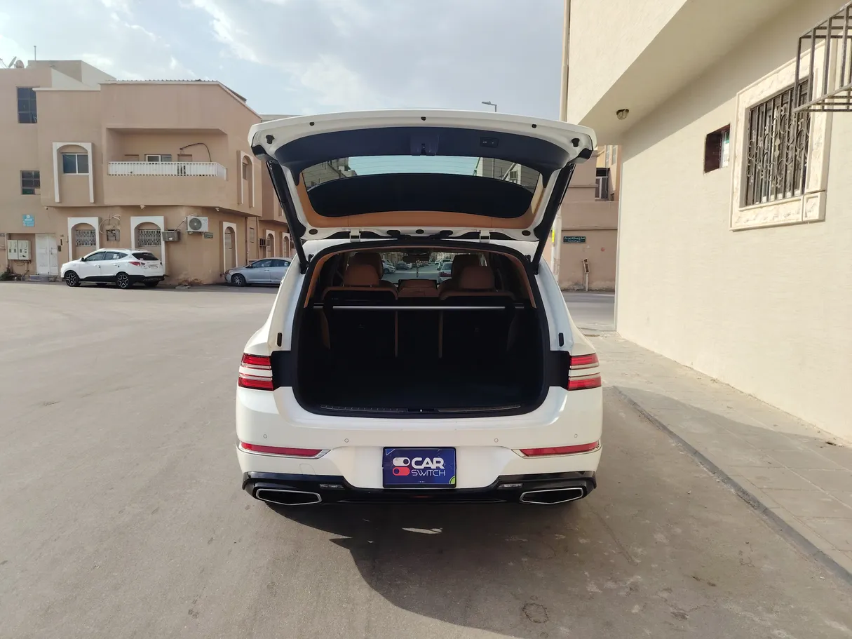 Car image 23
