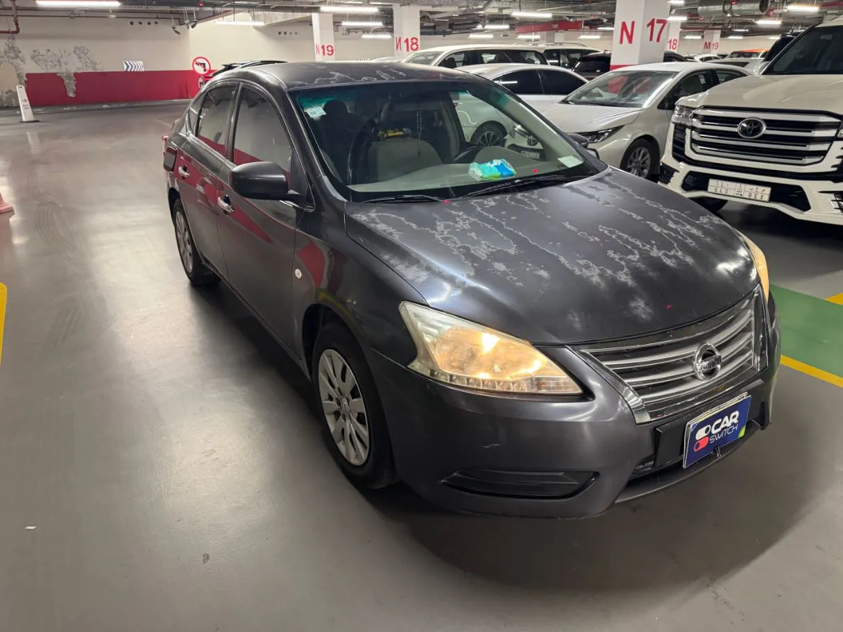 Car image 3