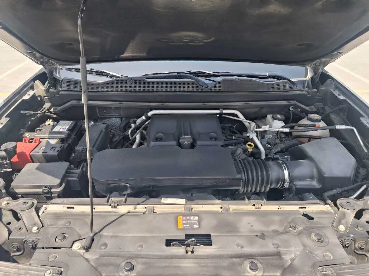 Car image 19