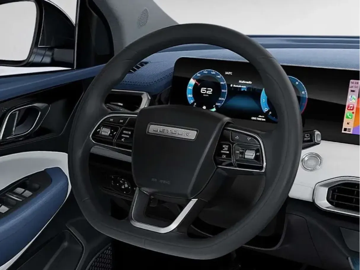 Car image 10