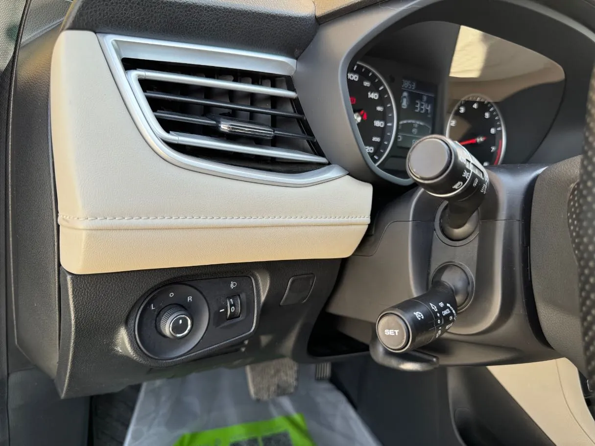 Car image 23