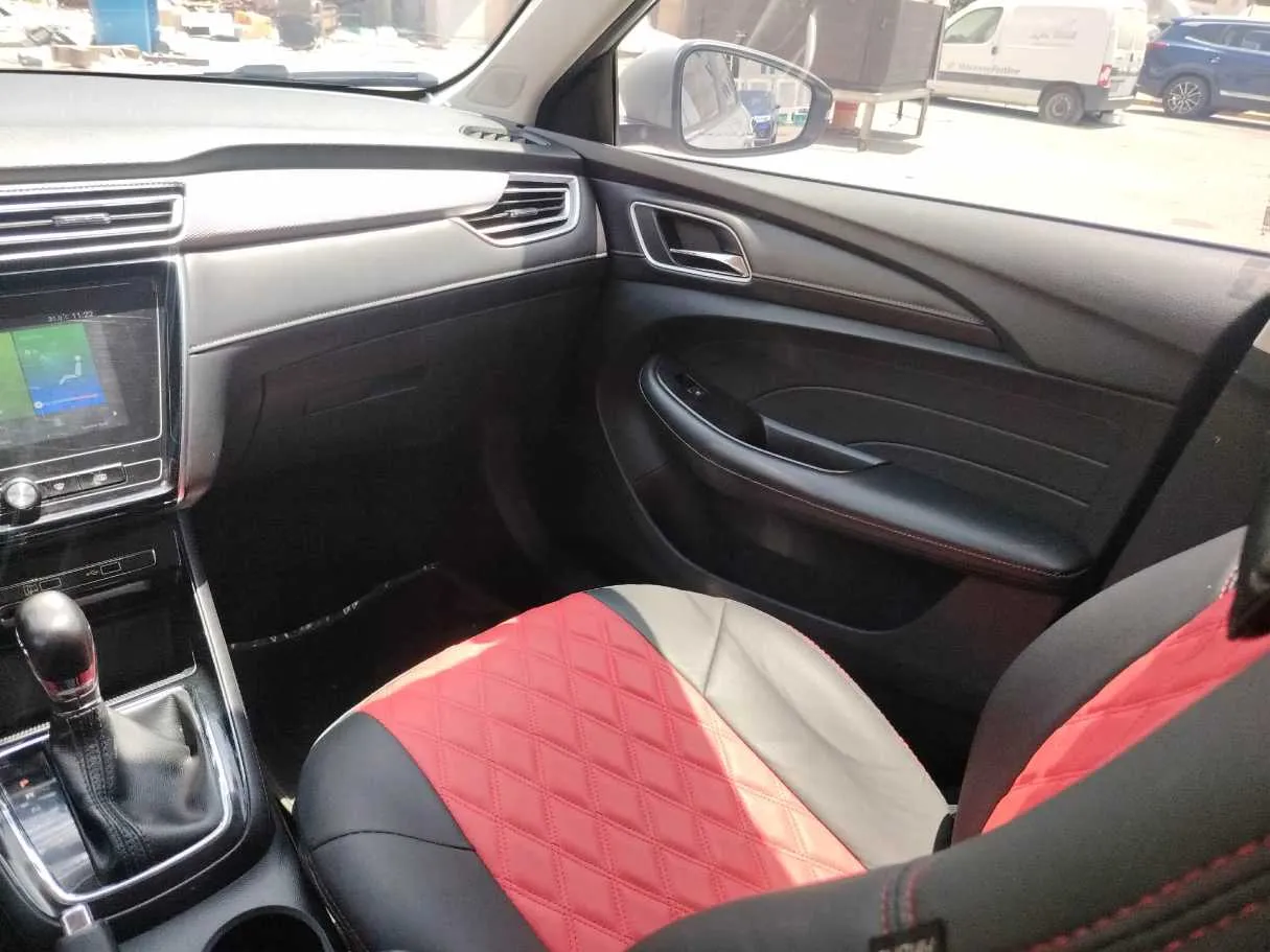 Car image 29
