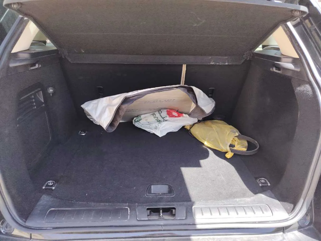 Car image 27