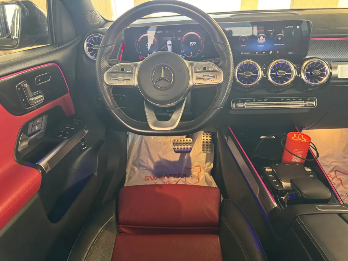 Car image 17