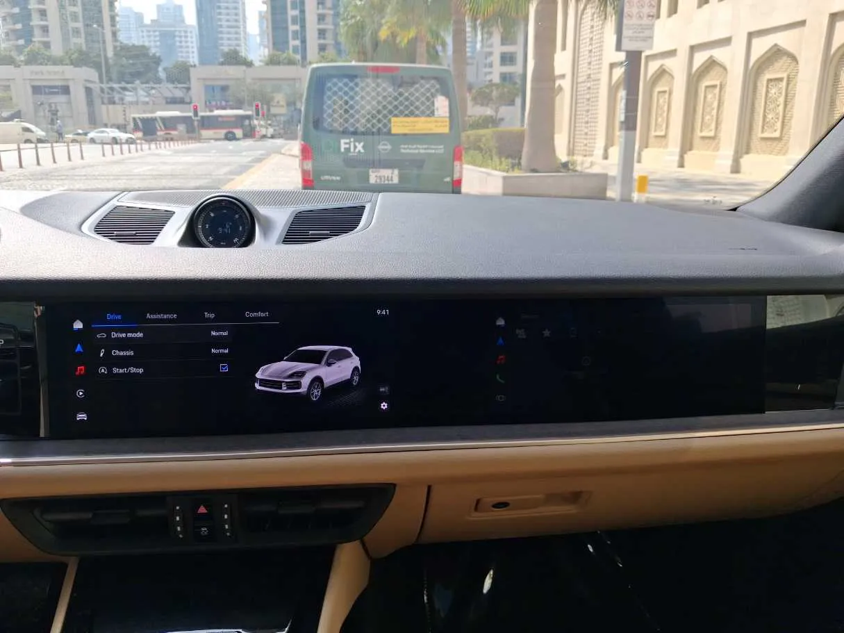 Car image 16