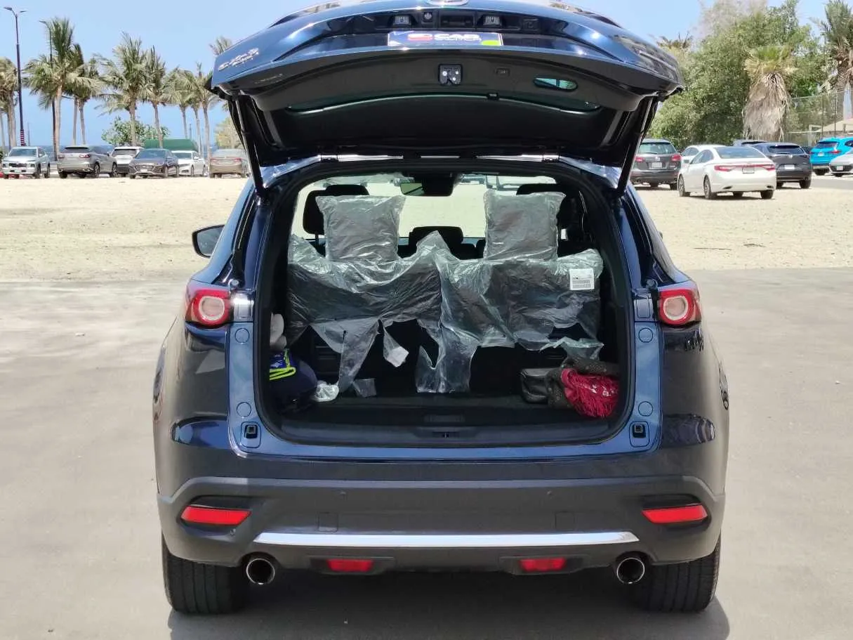 Car image 27