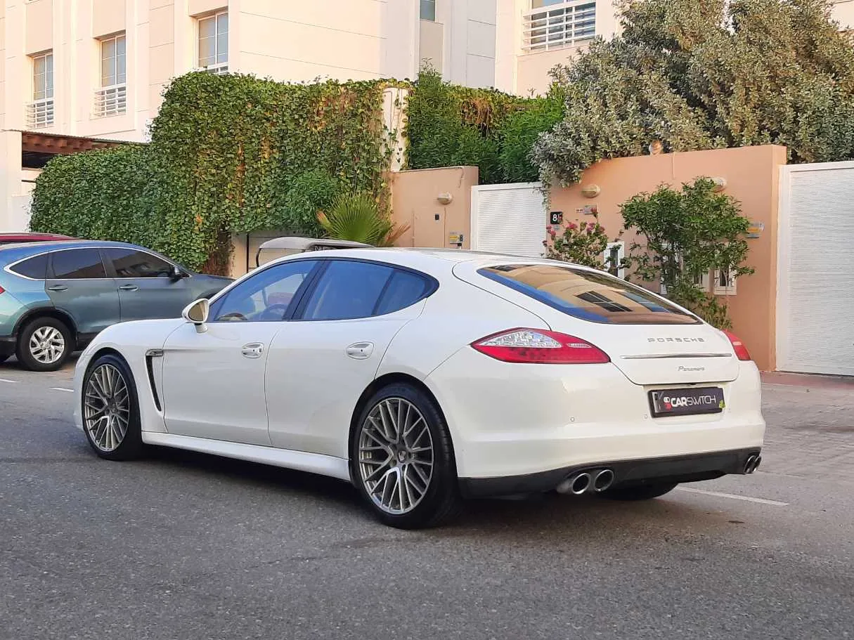 Car image 7