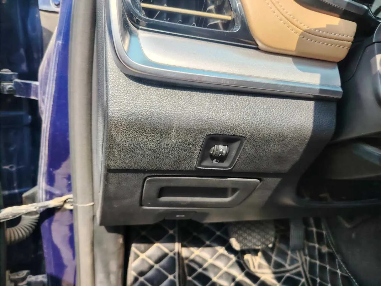 Car image 38