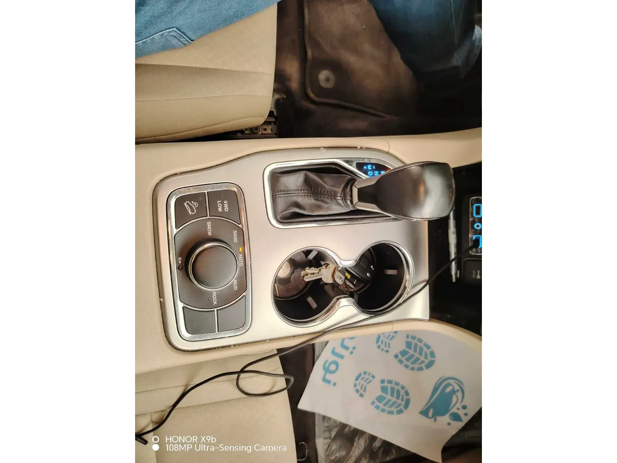 Car image 27