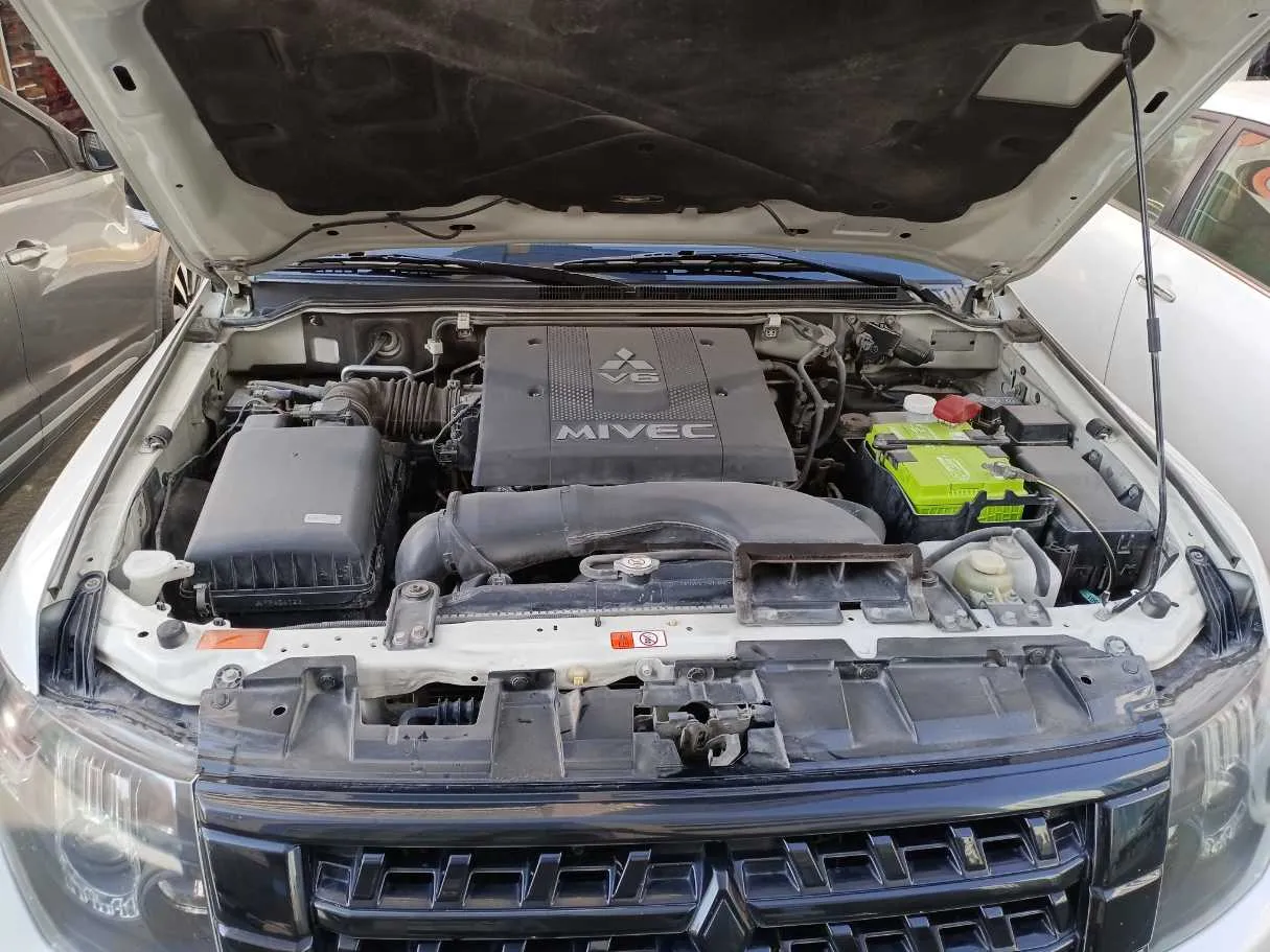 Car image 23