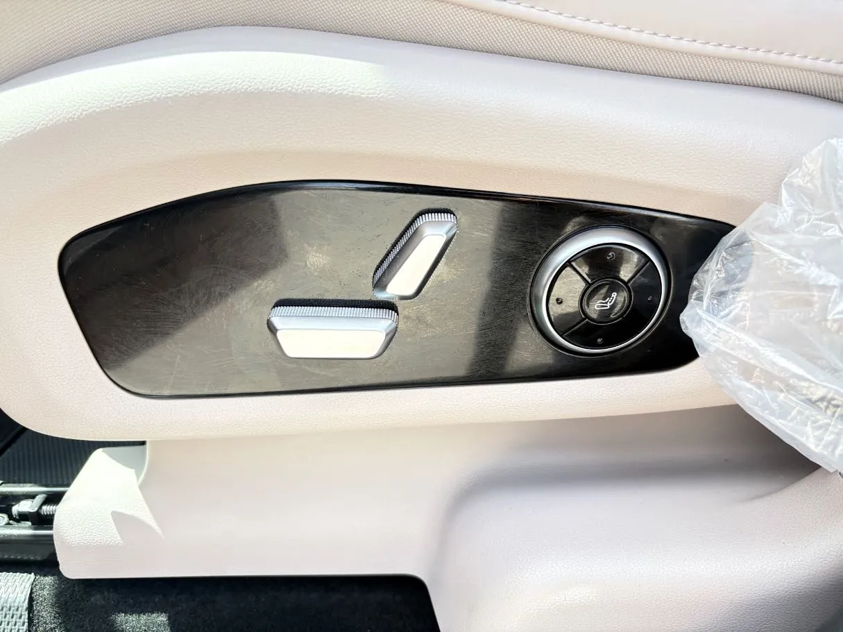 Car image 31