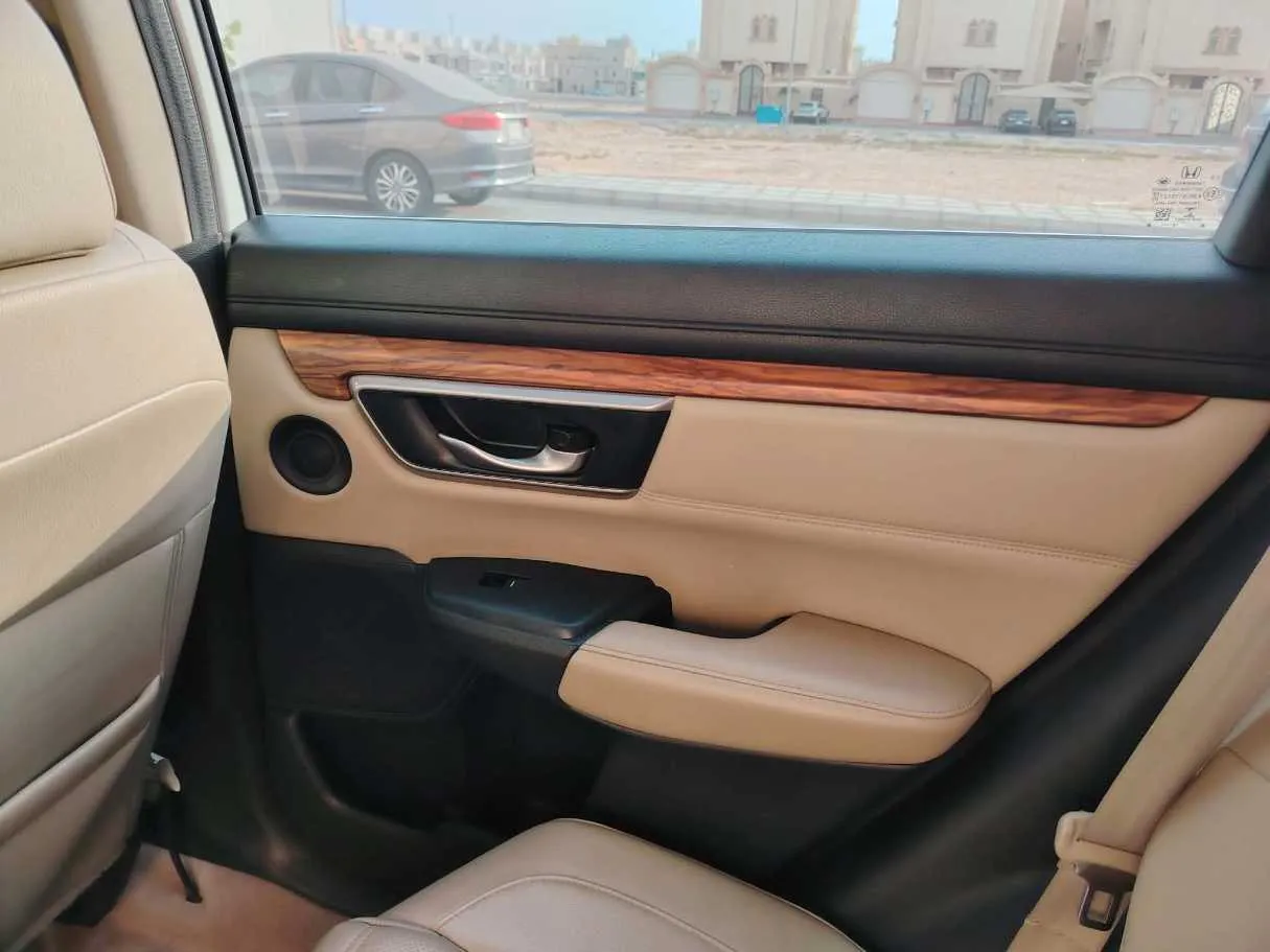 Car image 37