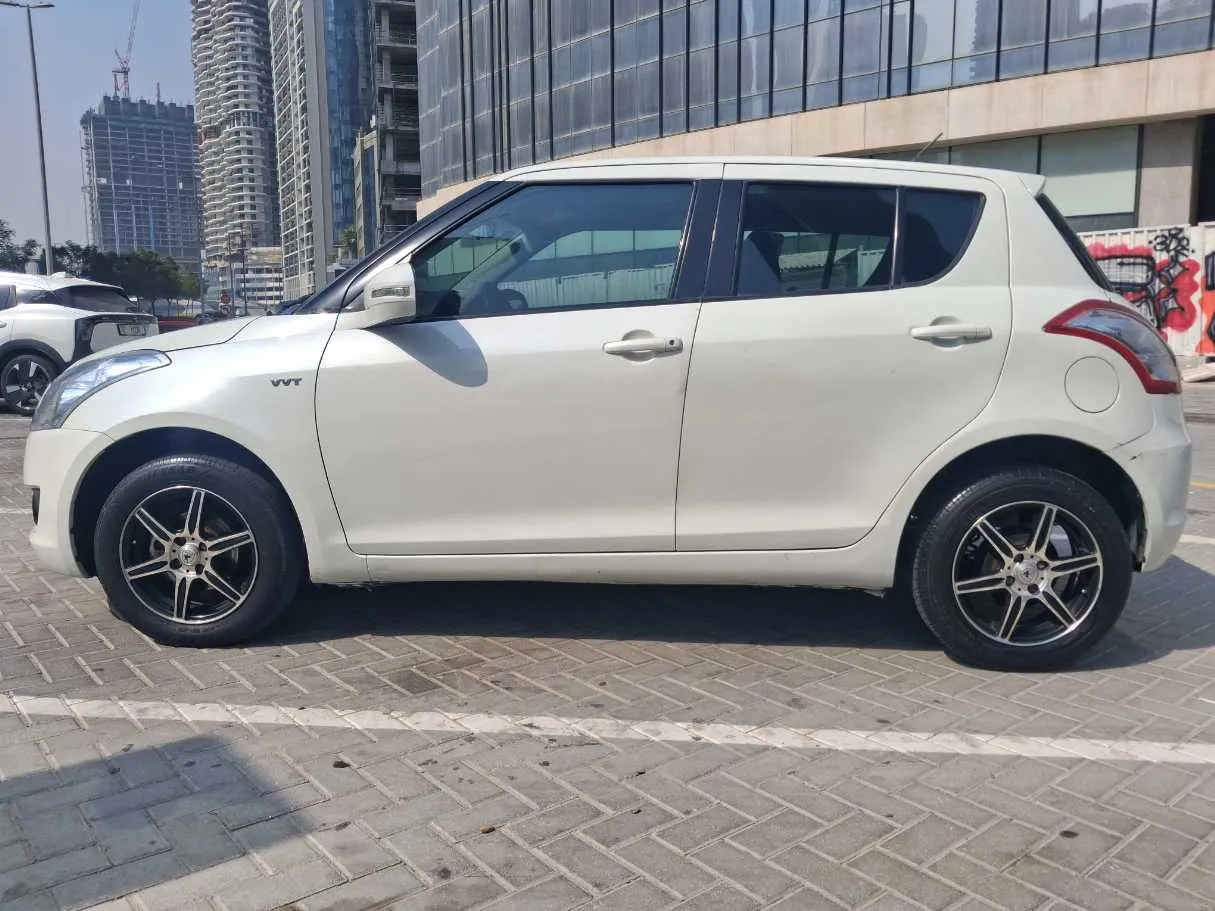 Car image 8