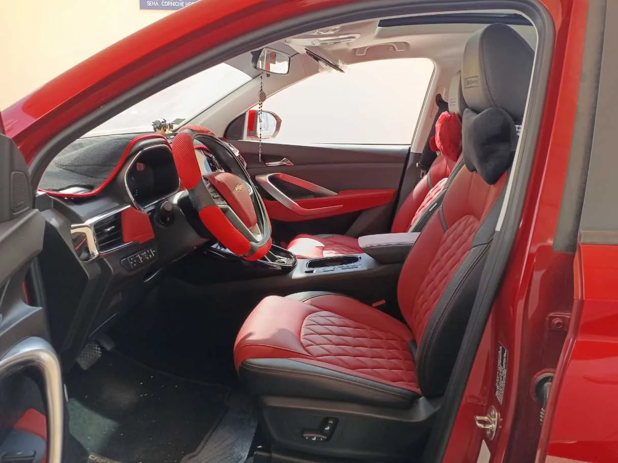 Car image 12