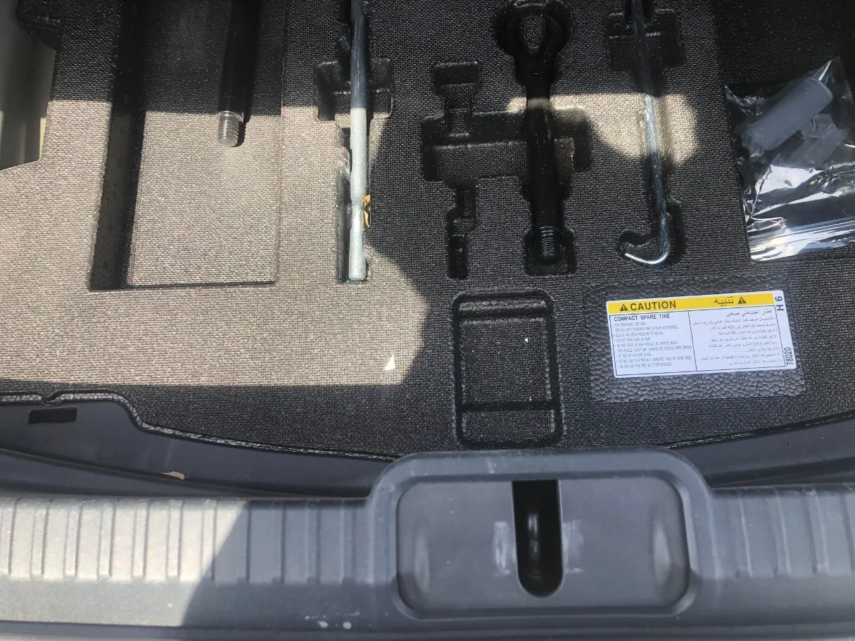 Car image 23