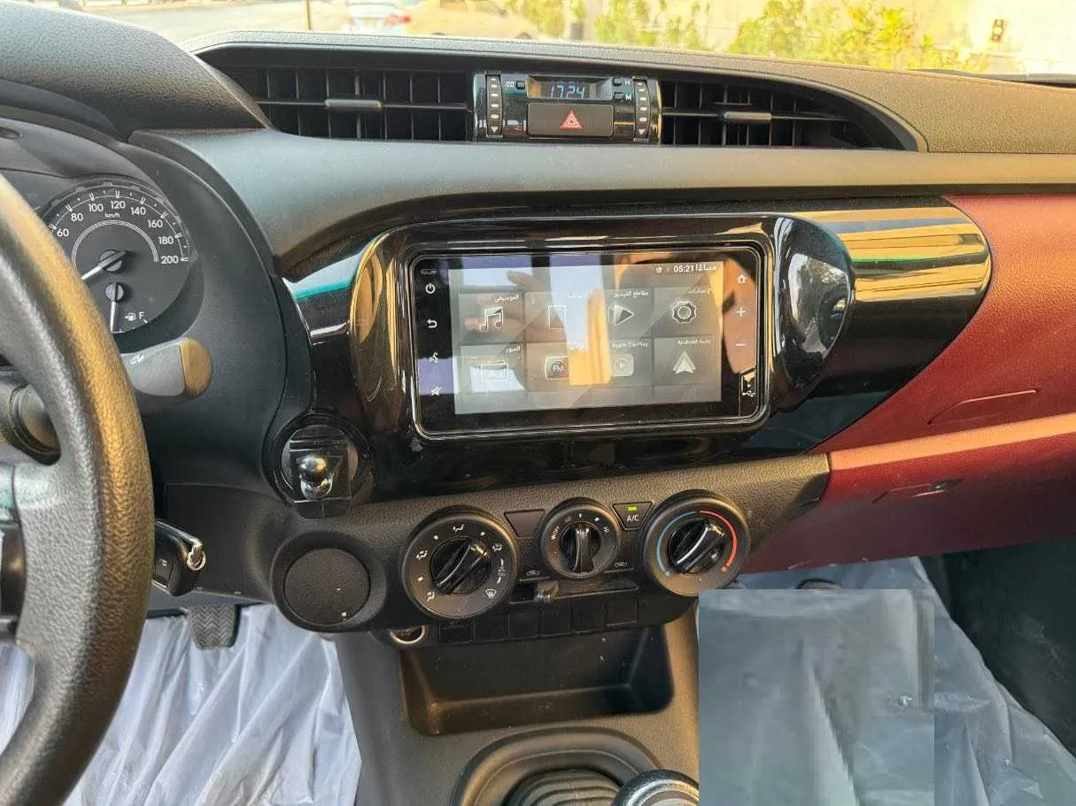 Car image 16