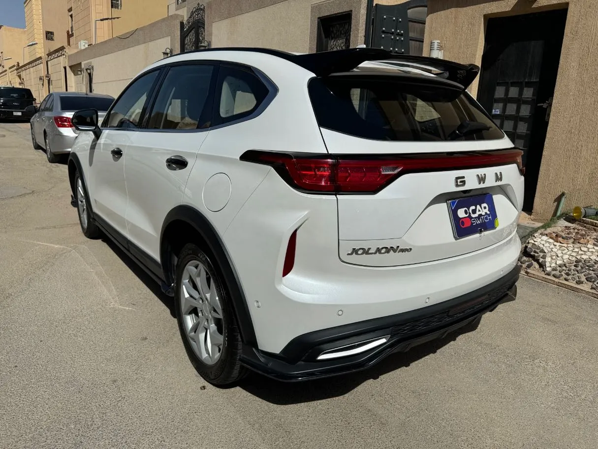 Car image 6