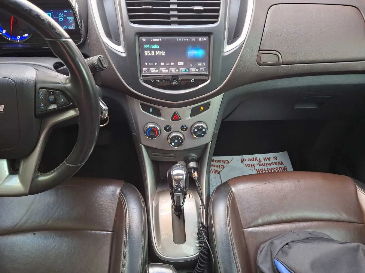 Car image 14
