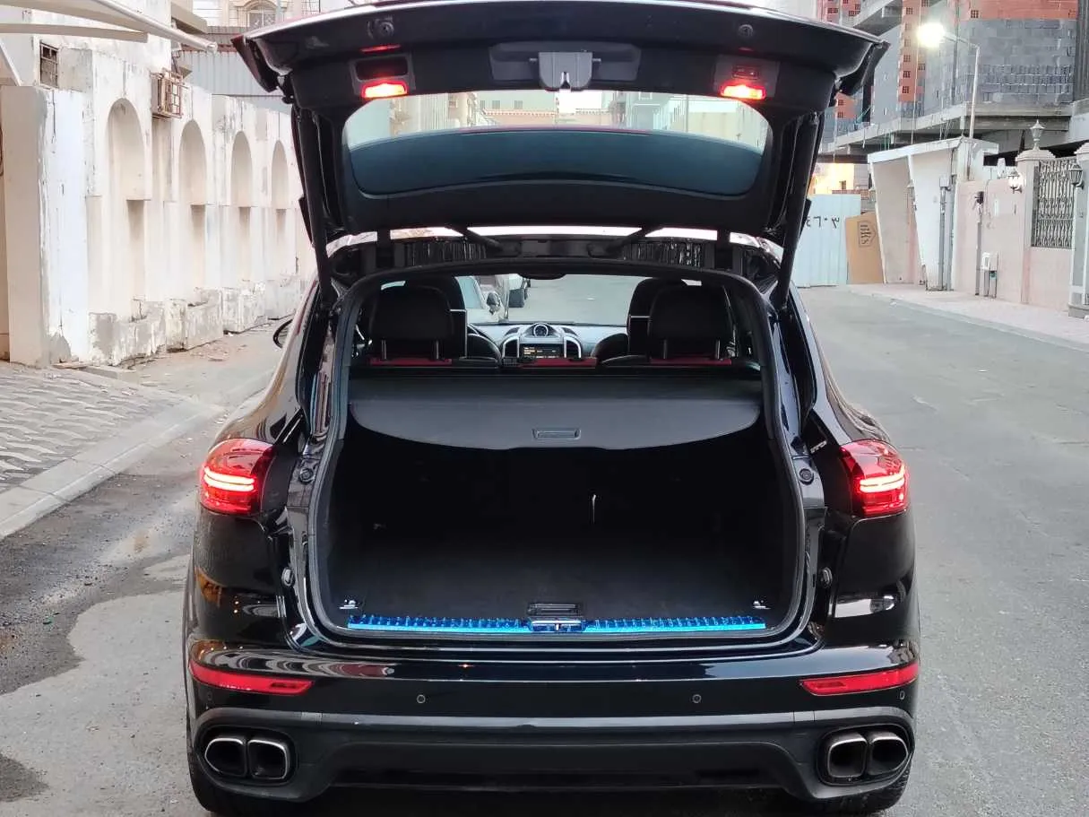 Car image 29