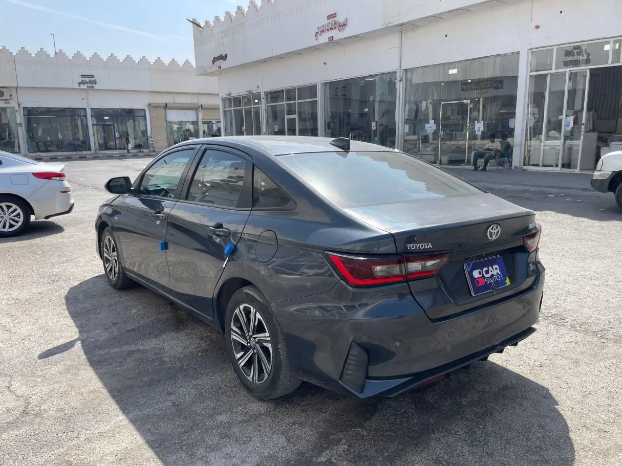 Car image 7