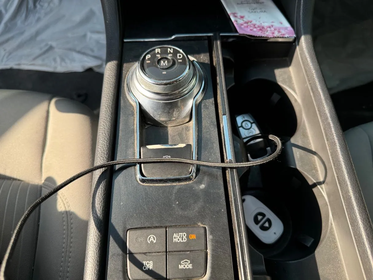 Car image 17